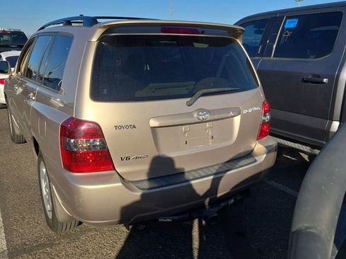 Used 2004 Toyota Highlander Limited image 3