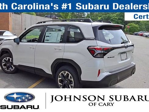 Used 2025 Subaru Forester image 8