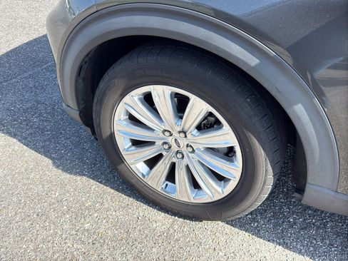 Used 2020 Ford Explorer Limited w/ Class III Trailer Tow Package image 4