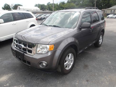 Used 2012 Ford Escape XLT FWD image 2
