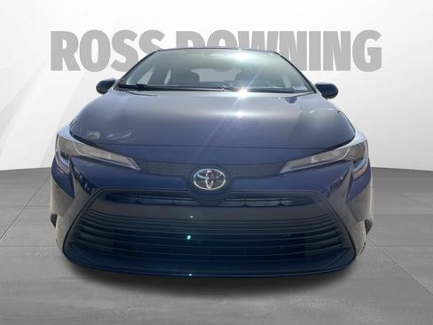 Used 2025 Toyota Corolla LE FWD image 2