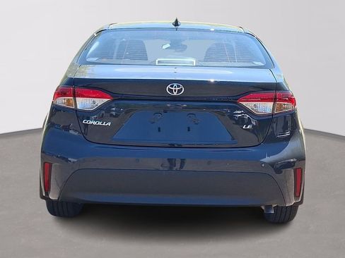 Used 2024 Toyota Corolla LE w/ LE Convenience Package FWD image 5