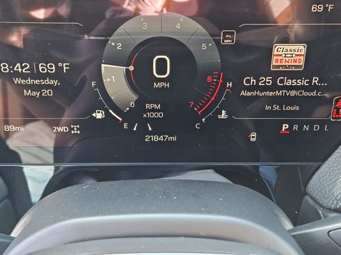 Used 2025 GMC Yukon Denali AWD/4WD image 23