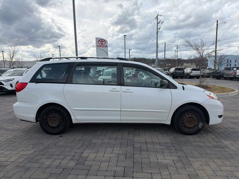 Used 2008 Toyota Sienna CE image 4