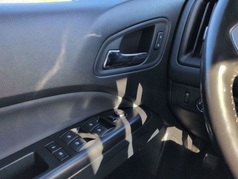 Used 2021 Chevrolet Colorado Z71 w/ Z71 Midnight Edition image 27