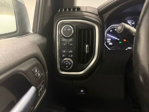 Used 2021 GMC Sierra 1500 SLT image 17
