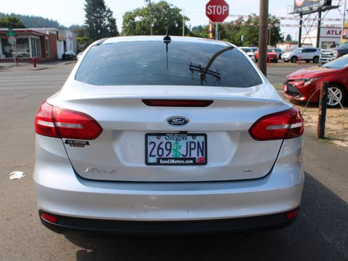 Used 2015 Ford Focus SE image 11