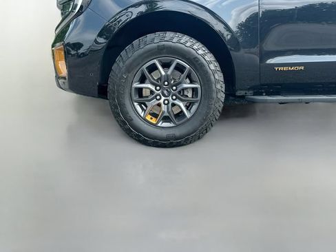 Used 2025 Ford Expedition Tremor AWD/4WD image 36
