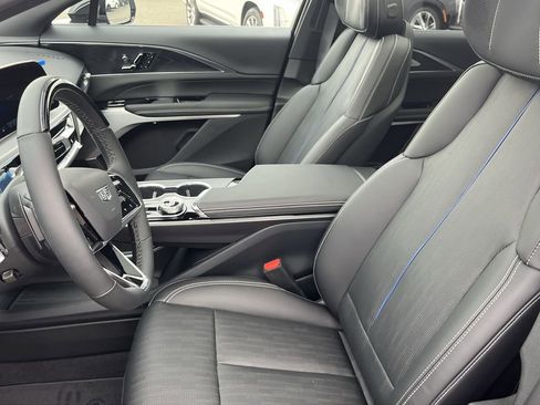 Used 2026 Cadillac Lyriq Premium Luxury AWD/4WD image 11