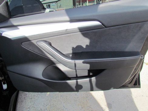 Used 2021 Tesla Model 3 Standard Range Plus RWD image 17
