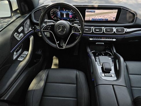 Used 2024 Mercedes-Benz GLS 450 4MATIC image 19