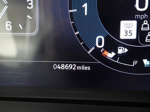 Used 2024 Land Rover Discovery S image 14