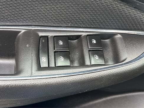 Used 2018 Chevrolet Cruze LT w/ Convenience Package FWD image 20