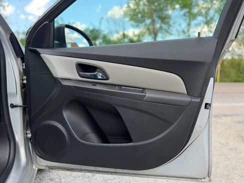 Used 2015 Chevrolet Cruze LS image 19