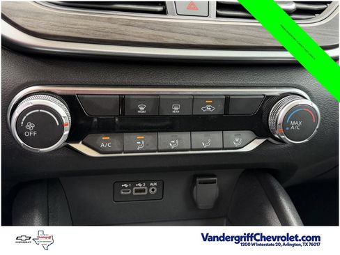 Used 2025 Nissan Altima 2.5 SV FWD image 19