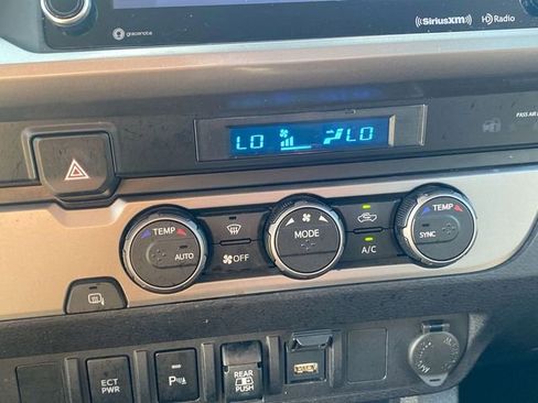 Used 2022 Toyota Tacoma SR5 RWD image 19