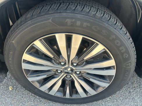 Used 2019 Mitsubishi Outlander ES FWD image 12