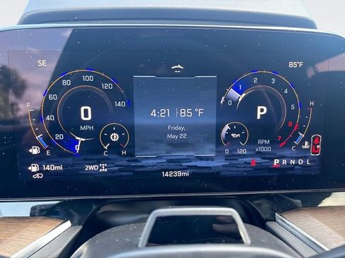 Used 2025 Chevrolet Suburban High Country AWD/4WD image 15