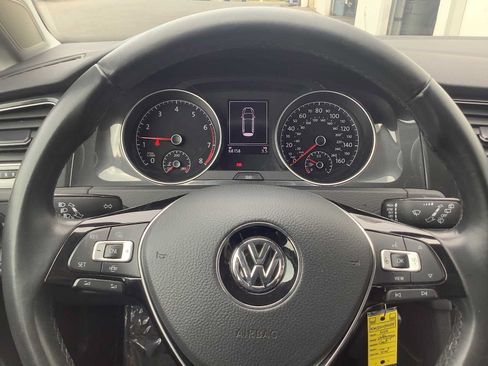 Used 2019 Volkswagen Golf S w/ Driver Assistance Package AWD/4WD image 16