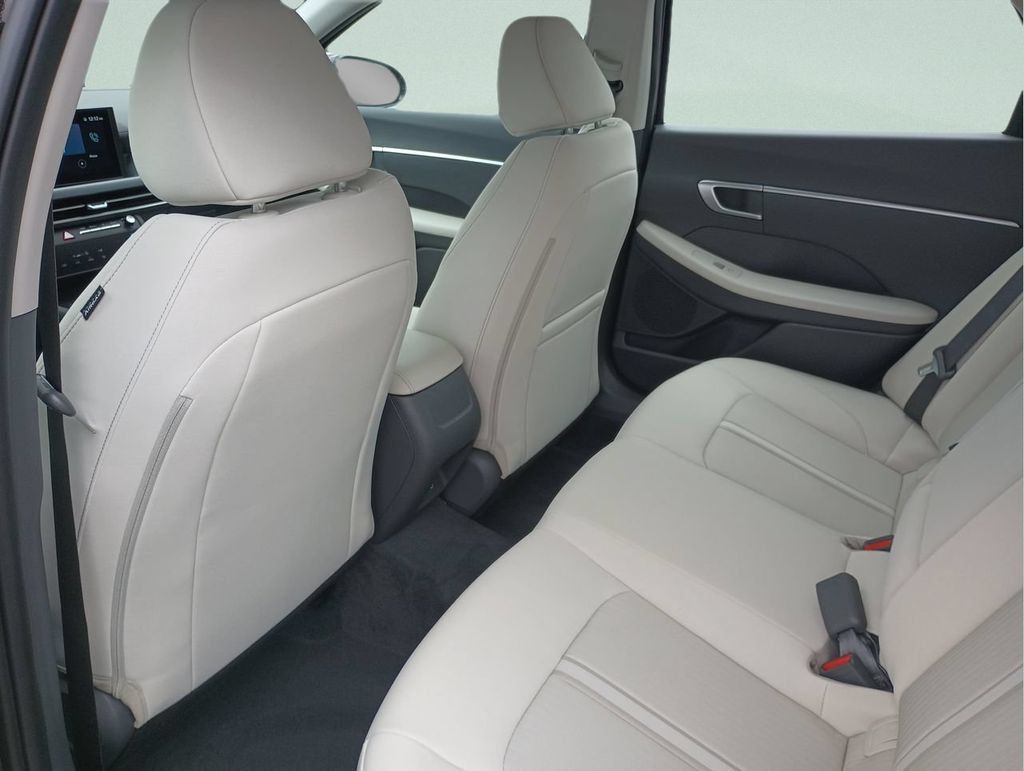 Certified 2024 Hyundai Sonata SEL w/ Convenience Package FWD image 19
