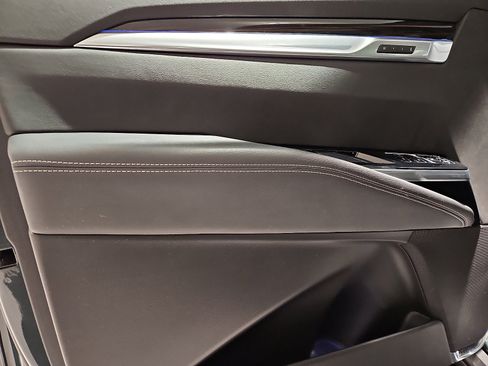 Certified 2025 Cadillac Escalade Premium Luxury image 16