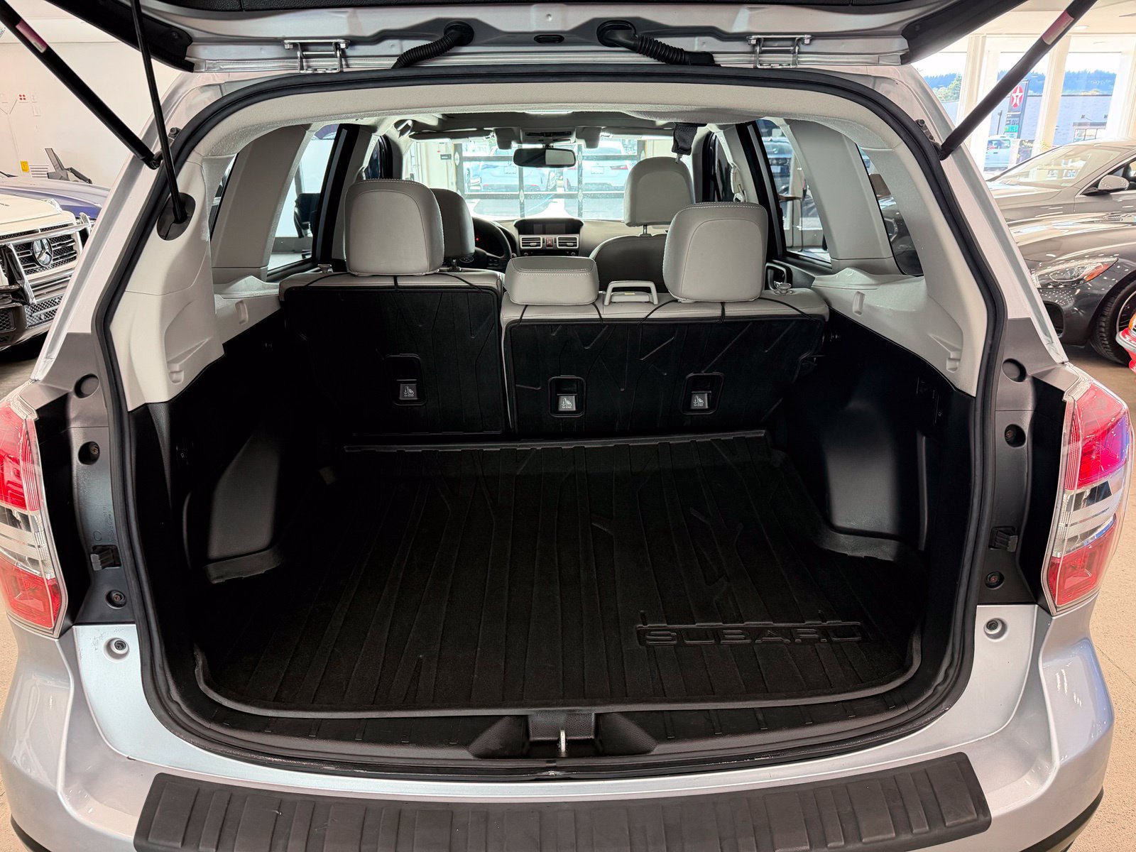 Used 2016 Subaru Forester 2.5i Touring w/ Eyesight & Navigation System AWD/4WD image 8