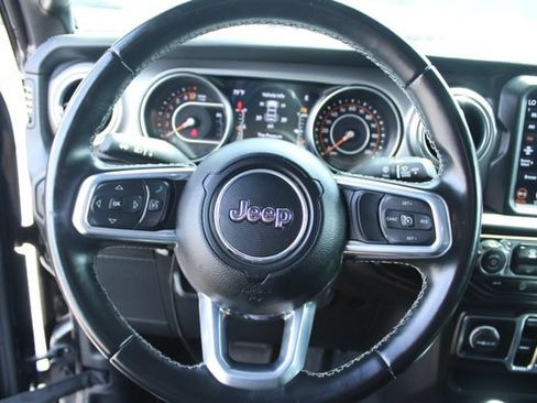 Used 2022 Jeep Wrangler Unlimited Sahara AWD/4WD image 16