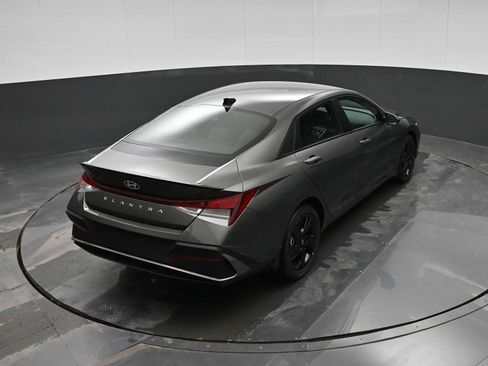 New 2026 Hyundai Elantra Sport FWD image 28