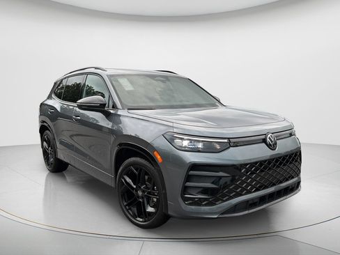 New 2026 Volkswagen Tiguan SE R-Line FWD image 4