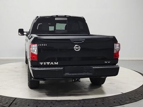 Used 2020 Nissan Titan SV w/ SV Convenience Package RWD image 6