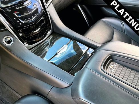 Used 2019 Cadillac Escalade Platinum image 14