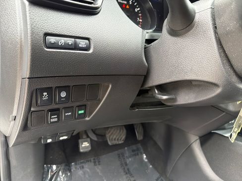 Used 2021 Nissan Rogue Sport S image 17