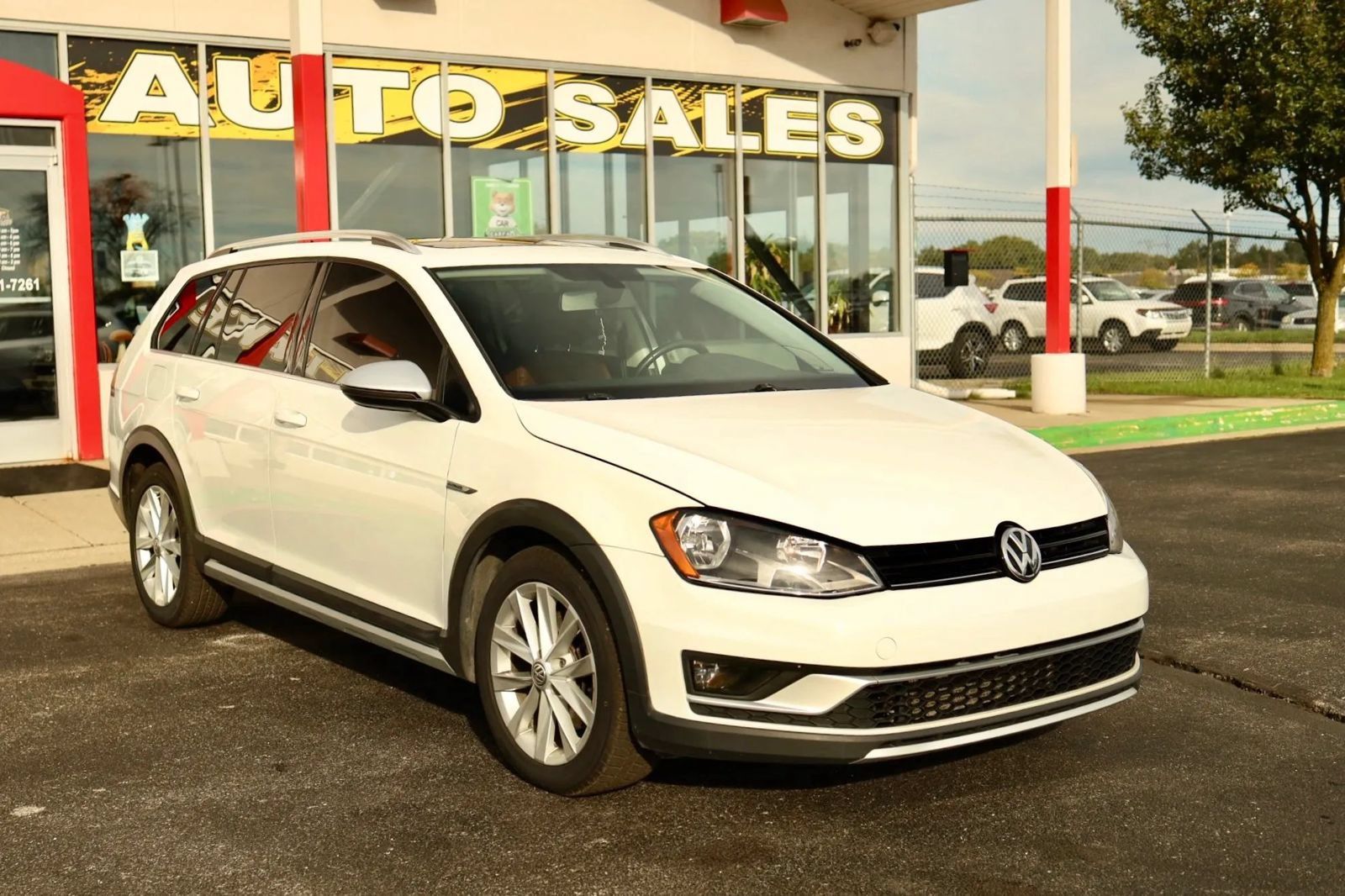 Used 2017 Volkswagen Golf Alltrack SE AWD/4WD image 3