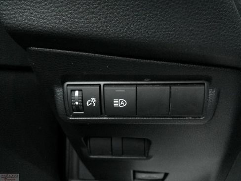 Certified 2022 Toyota Corolla Cross LE image 19