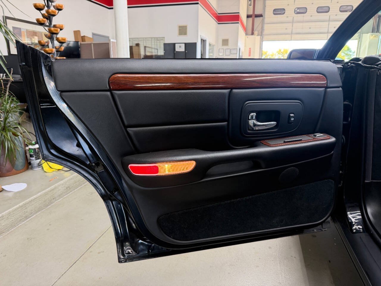 Used 1998 Cadillac De Ville FWD image 12