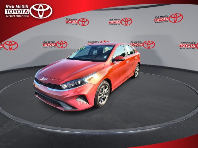 Used 2023 Kia Forte LXS w/ LXS Technology Package FWD image 4