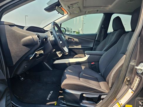 Used 2016 Toyota Prius Three w/ Advanced Technology Package FWD image 19