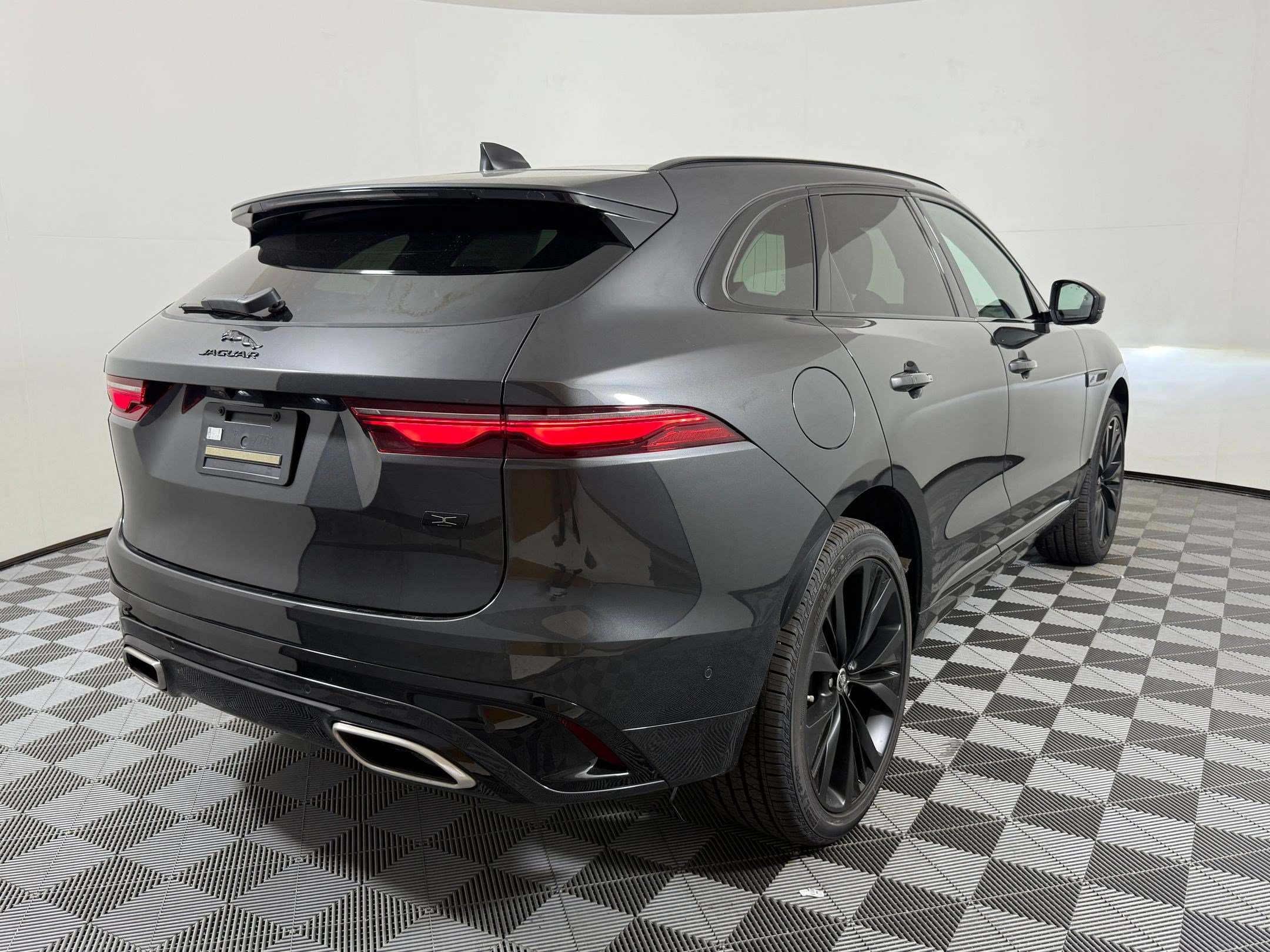 New 2026 Jaguar F-PACE R-Dynamic S AWD/4WD image 9