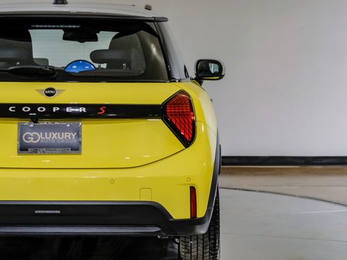 Used 2025 MINI Cooper S FWD image 37