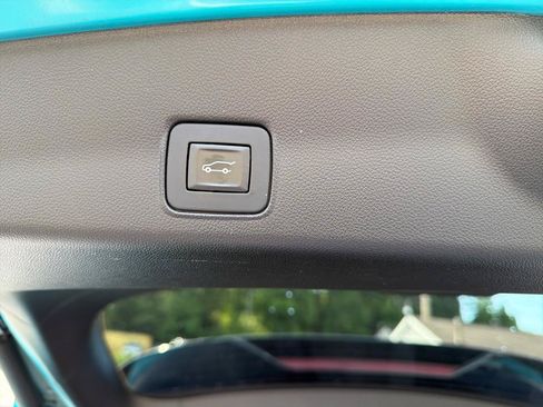 Used 2021 Chevrolet TrailBlazer RS w/ Sun and Liftgate Package AWD/4WD image 32
