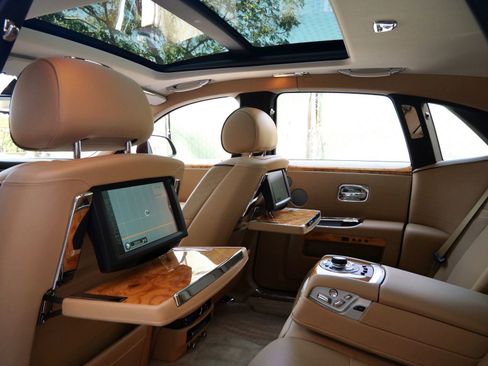Used 2013 Rolls-Royce Ghost image 24