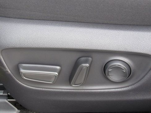 New 2025 Toyota RAV4 XLE w/ Convenience Package AWD/4WD image 13