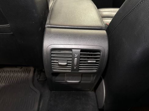 Used 2010 Volkswagen CC Sport FWD image 10