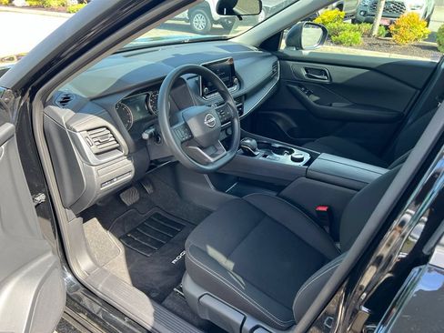 Used 2025 Nissan Rogue S AWD/4WD image 12
