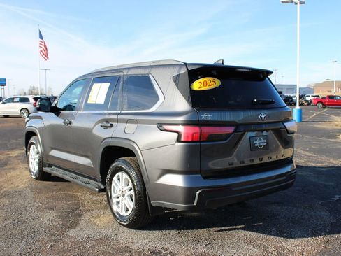 Used 2025 Toyota Sequoia SR5 image 7