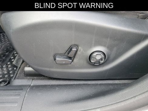 Used 2020 Jeep Cherokee Latitude Plus w/ Comfort/Convenience Group AWD/4WD image 16