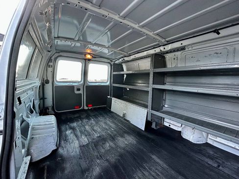Used 2014 Ford E-250 and Econoline 250 w/ Power Group RWD image 18