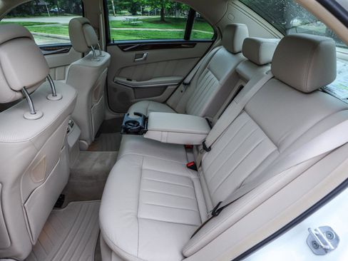 Used 2016 Mercedes-Benz E 350 4MATIC Sedan image 33