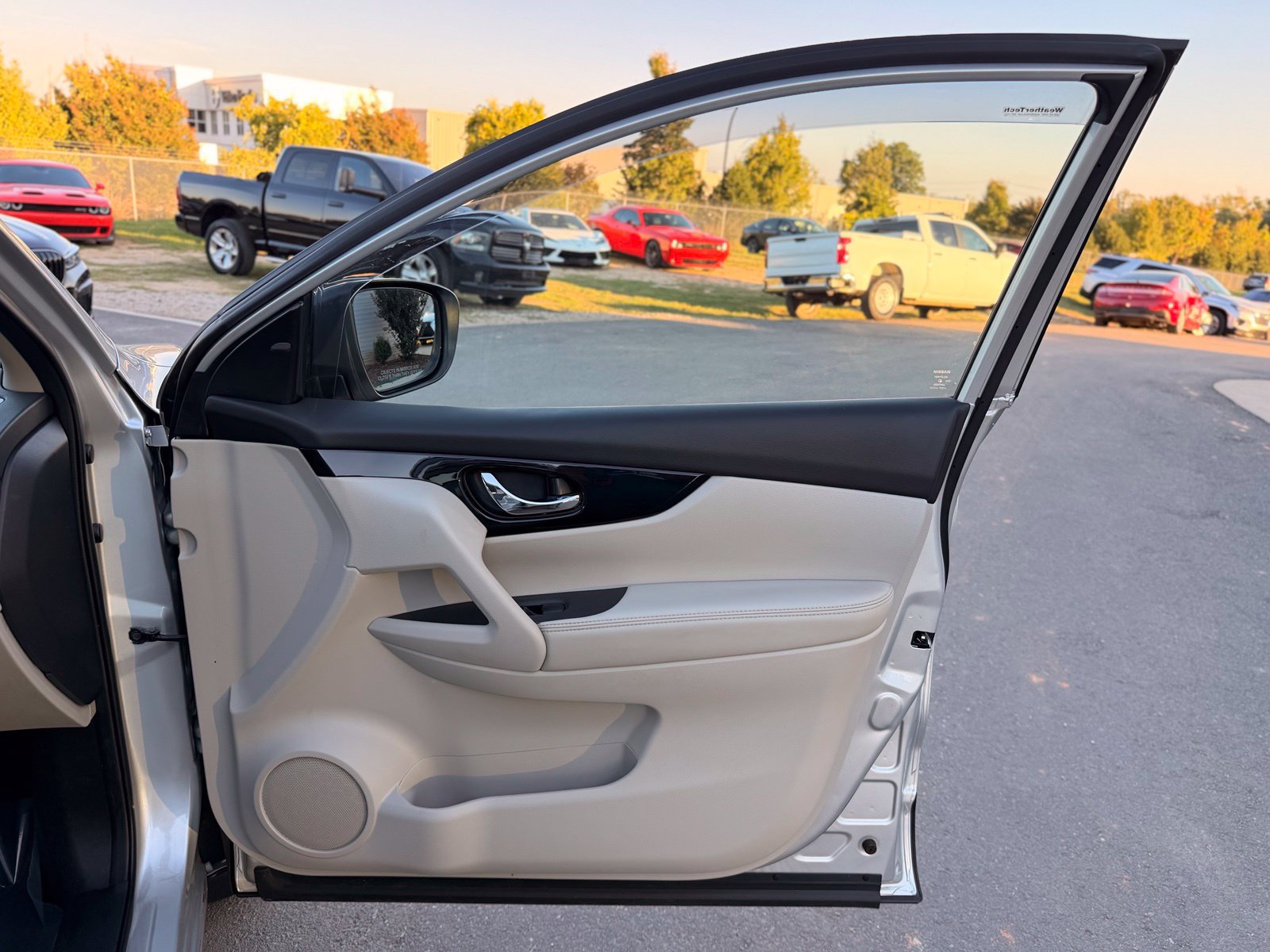 Used 2019 Nissan Rogue Sport SV w/ All-Weather Package AWD/4WD image 23