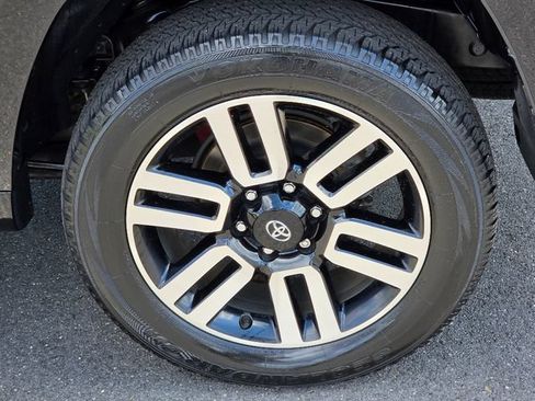 Used 2022 Toyota 4Runner Limited AWD/4WD image 15